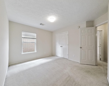 427 Northvalley Drive - Photo Thumbnail 22