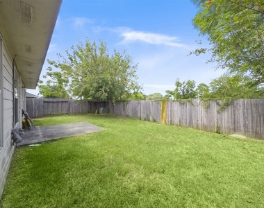 427 Northvalley Drive - Photo Thumbnail 25