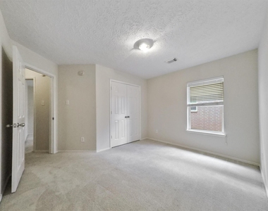 427 Northvalley Drive - Photo Thumbnail 20
