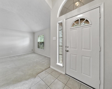 427 Northvalley Drive - Photo Thumbnail 3