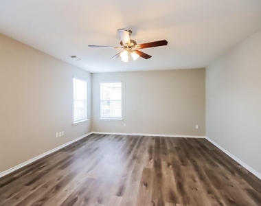 11438 Flying Geese Lane - Photo Thumbnail 9