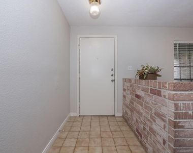 16035 Hollow Rock Drive - Photo Thumbnail 6