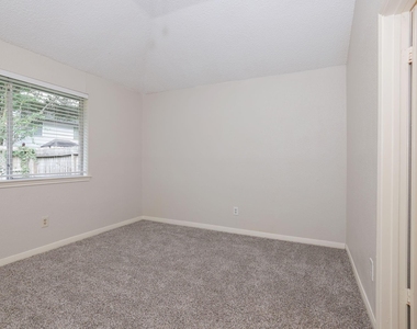 16035 Hollow Rock Drive - Photo Thumbnail 27