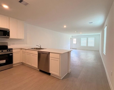 15014 Tremaine Court - Photo Thumbnail 2