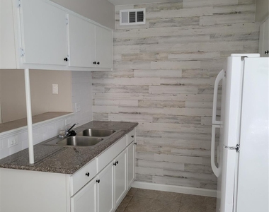 2922 Randolph Road - Photo Thumbnail 1
