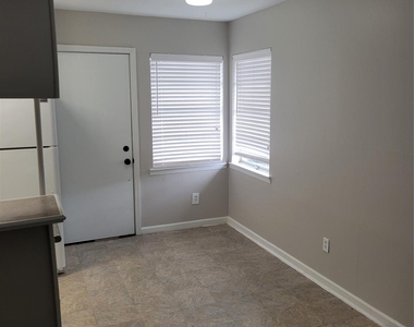 2922 Randolph Road - Photo Thumbnail 5