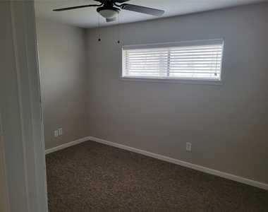 2922 Randolph Road - Photo Thumbnail 10