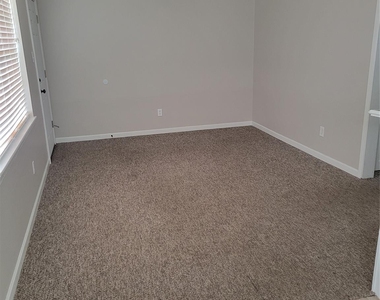2922 Randolph Road - Photo Thumbnail 11