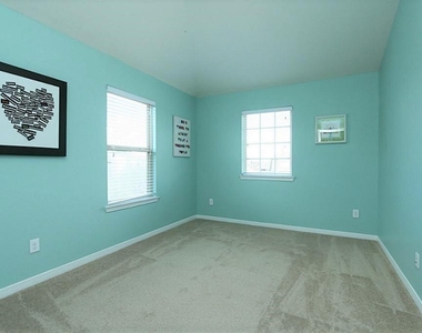4811 Lennon Park Court - Photo Thumbnail 24