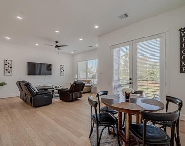 2726 Anita Street - Photo Thumbnail 10
