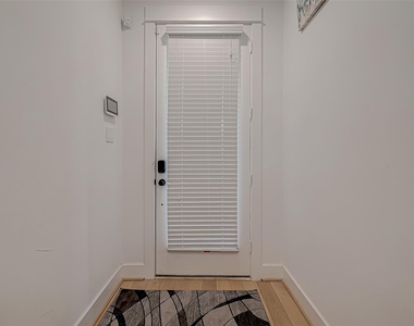 2726 Anita Street - Photo Thumbnail 3