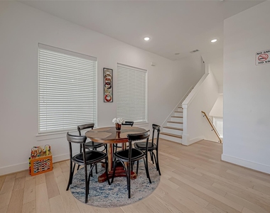 2726 Anita Street - Photo Thumbnail 13