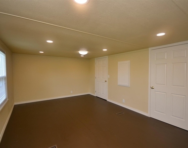 12652 Calvary Road - Photo Thumbnail 8