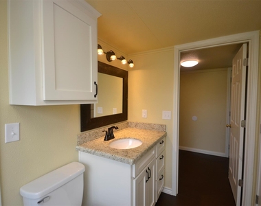 12652 Calvary Road - Photo Thumbnail 9
