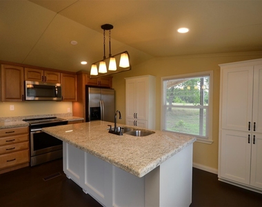 12652 Calvary Road - Photo Thumbnail 2