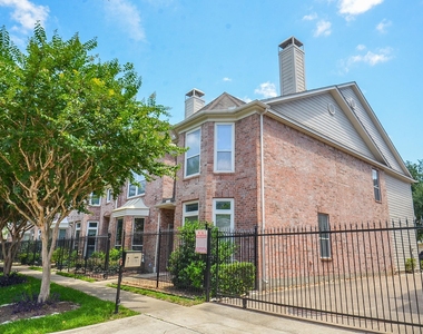 1929 Calumet Street - Photo Thumbnail 1