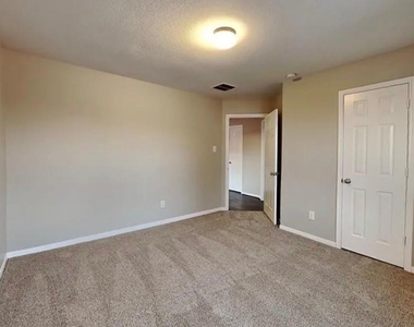 1608 Claremont Garden Circle - Photo Thumbnail 10