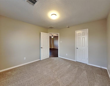 1608 Claremont Garden Circle - Photo Thumbnail 7