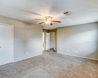 4931 Winding View Lane - Photo Thumbnail 7