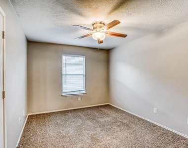 4931 Winding View Lane - Photo Thumbnail 11