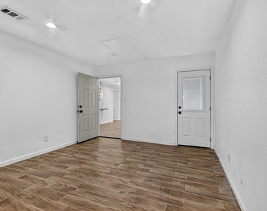 4530 Stanford Court - Photo Thumbnail 12