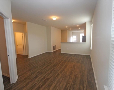 14635 Myrtle Point Drive - Photo Thumbnail 7