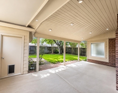 223 Wild Oak Run - Photo Thumbnail 19