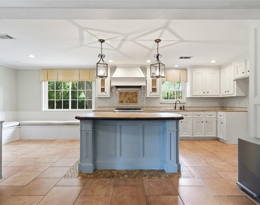 12435 Kimberley Lane - Photo Thumbnail 4