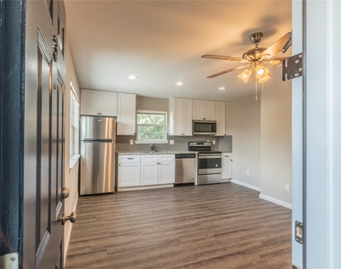 3102 Wentworth Street - Photo Thumbnail 1