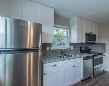 3102 Wentworth Street - Photo Thumbnail 5