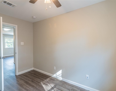 3102 Wentworth Street - Photo Thumbnail 12