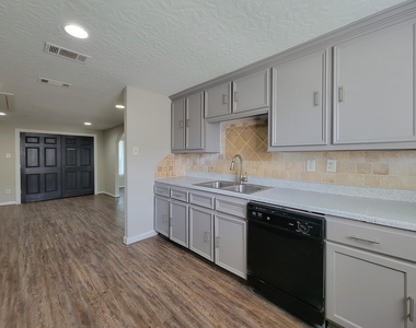 3416 Europa Street - Photo Thumbnail 10