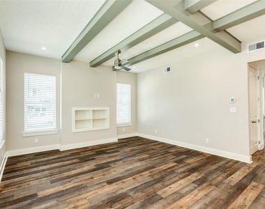 3228 Avenue R - Photo Thumbnail 4