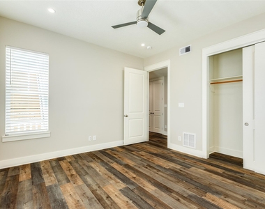 3228 Avenue R - Photo Thumbnail 16
