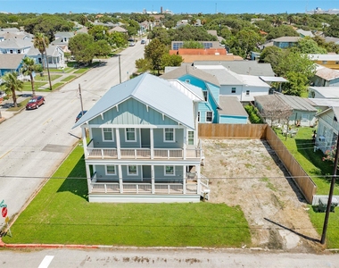 3228 Avenue R - Photo Thumbnail 1