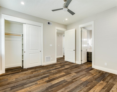 3228 Avenue R - Photo Thumbnail 13