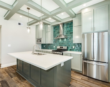 3228 Avenue R - Photo Thumbnail 9
