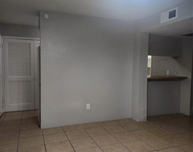4034 Belle Park Drive - Photo Thumbnail 8