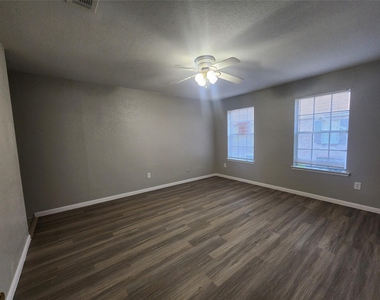 4034 Belle Park Drive - Photo Thumbnail 13