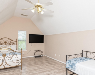 3007 Smokey Hollow Dr - Photo Thumbnail 10