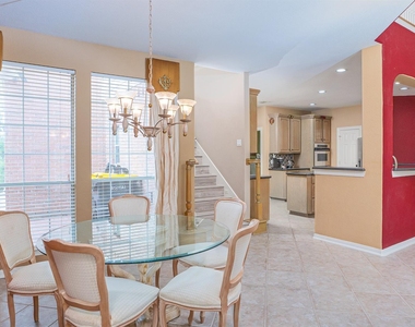 3007 Smokey Hollow Dr - Photo Thumbnail 3