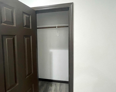 6510 Goforth Street - Photo Thumbnail 9