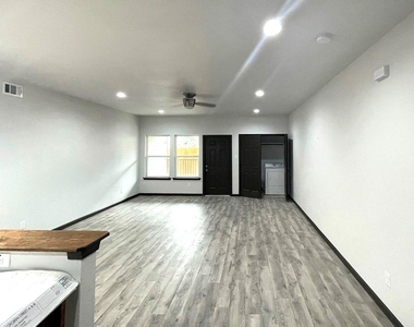 6510 Goforth Street - Photo Thumbnail 4