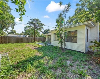 935 S Tropical Trail - Photo Thumbnail 24