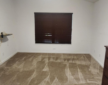 1817 Elkins Point Drive - Photo Thumbnail 6
