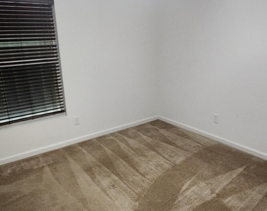 1817 Elkins Point Drive - Photo Thumbnail 19