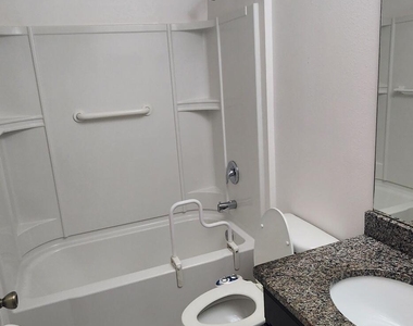 1817 Elkins Point Drive - Photo Thumbnail 20