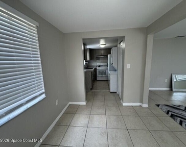 1841 Baldwin Street - Photo Thumbnail 6