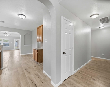 11609 Spill Creek Drive - Photo Thumbnail 3