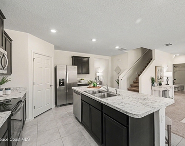 1709 Morely Drive - Photo Thumbnail 2